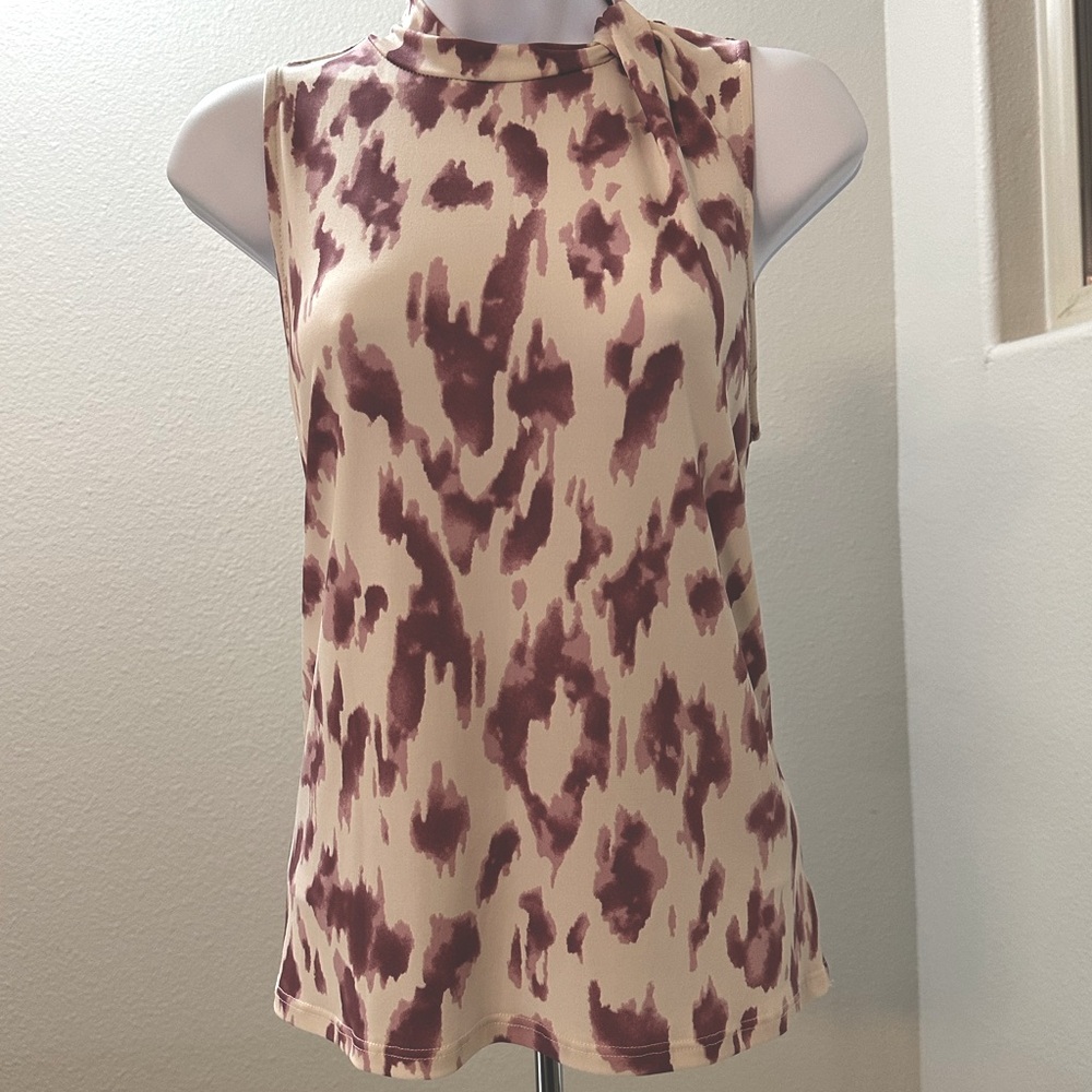 BEACON
Giulia Sleeveless Mock Neck Knit Top